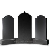 Простой и лаконичный памятник с восточными мотивами для троих человек